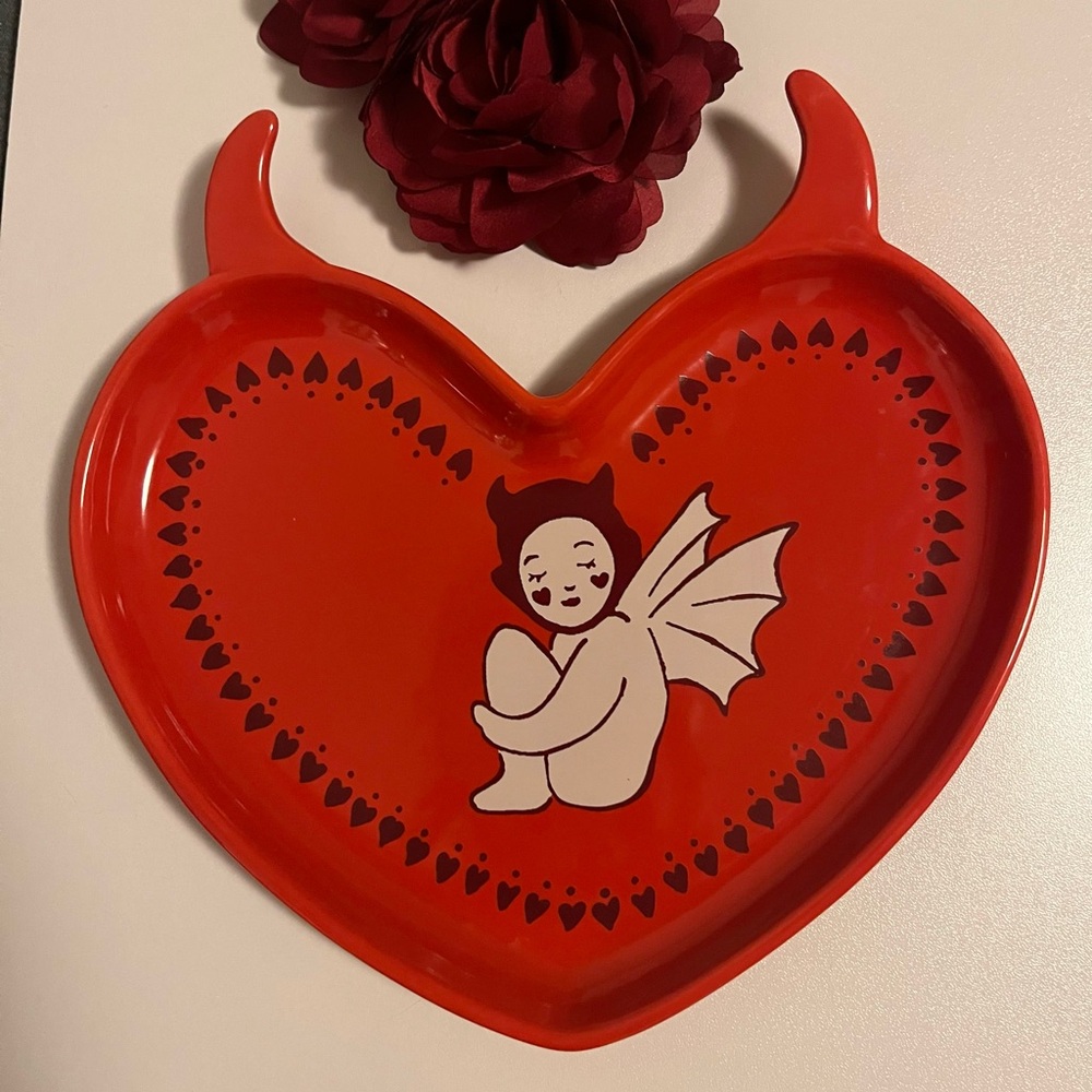 UO Galentine’s Heart-Shaped Tray